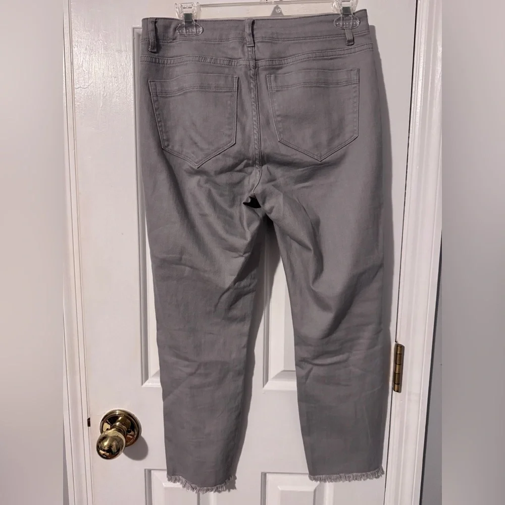 Habitat Raw Hem Crop Gray Jeans Like New Stretch Gorgeous Ice Gray Color